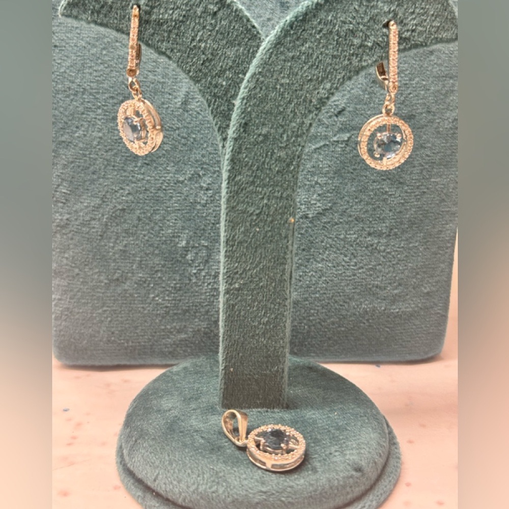 Sterling Silver 925 , Blue Topaz And Cz Pendant And Earrings Set.